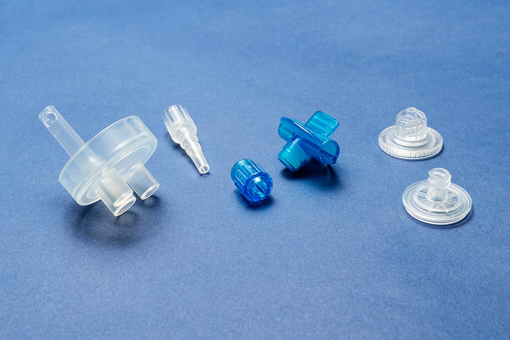 南亞PVC血液透析類膠粒可應用於血液透析迴路之接頭、保護罩等零件，通過USP 6生物相容性測試。